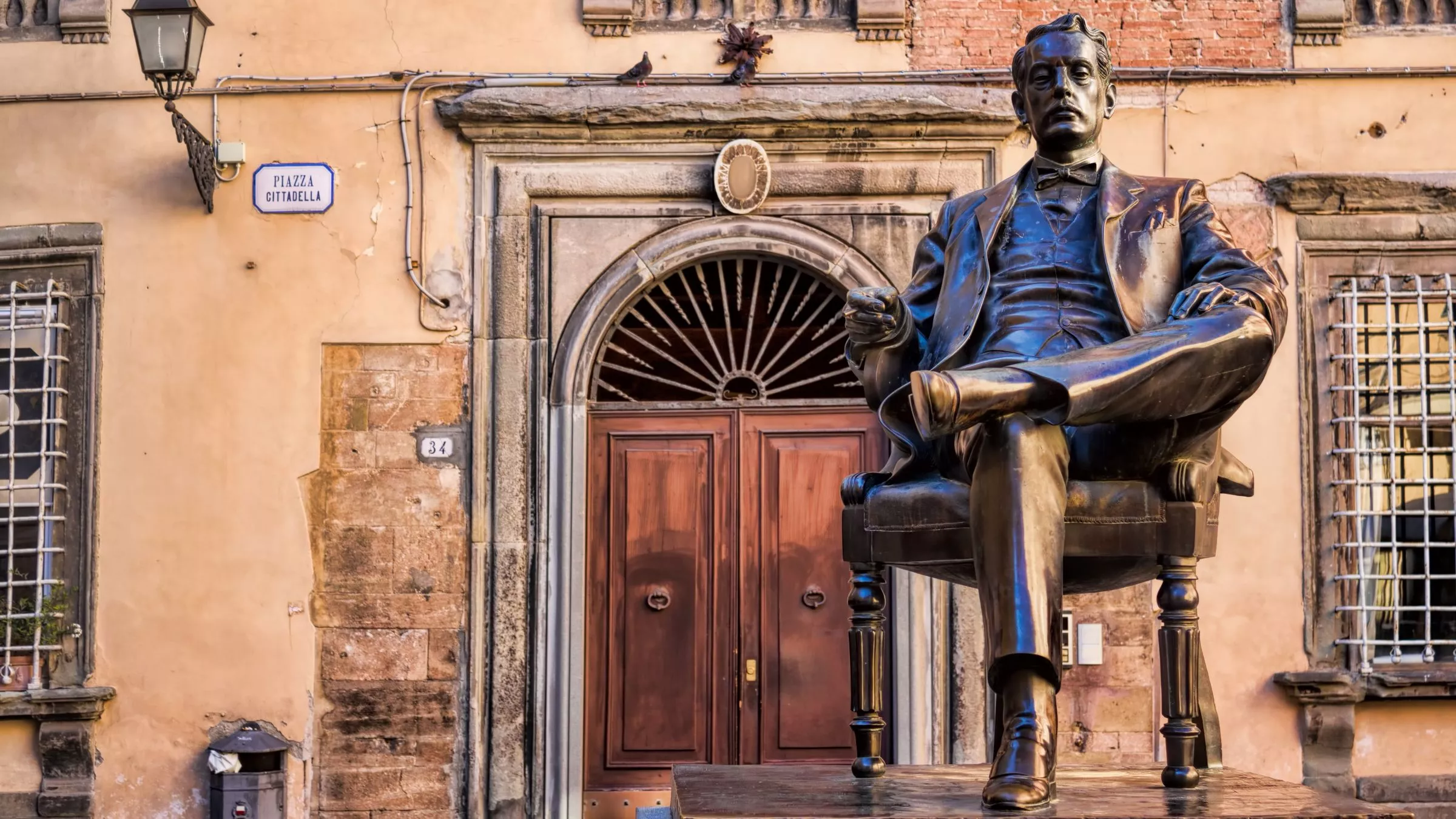 Der berühmteste Sohn der Stadt ist er Komponist Puccini. Sein Denkmal steht auf der Piazza Citadella
