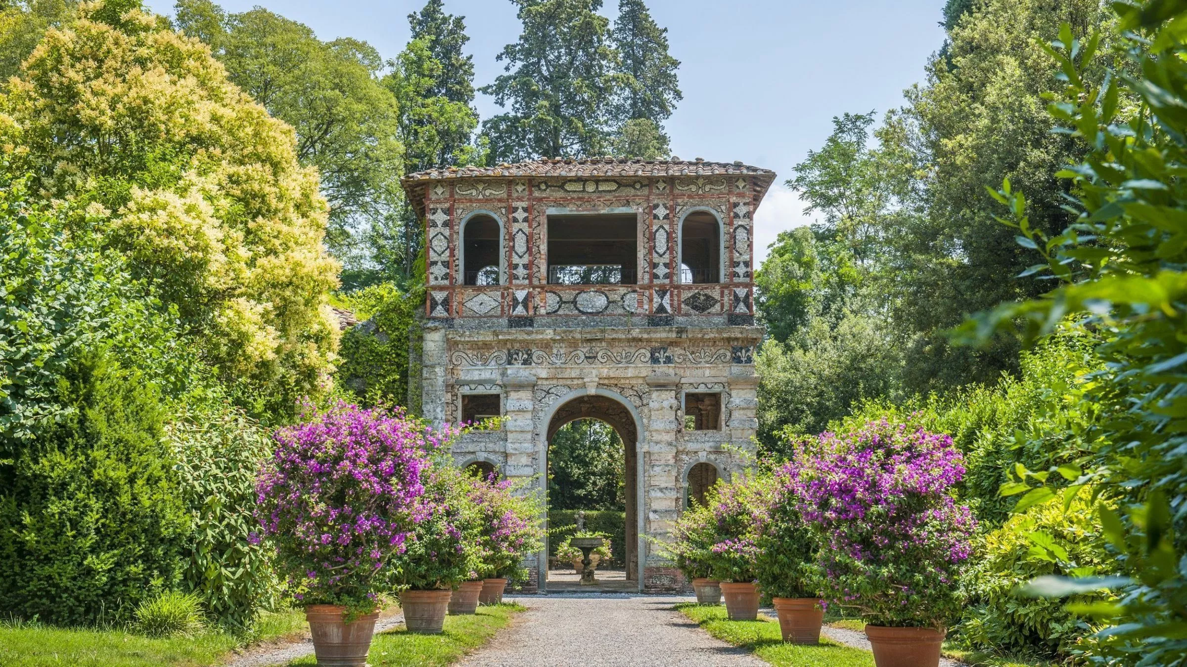 Das Nympähum ist der älteste Teil des Gartens der Villa Reale di Marlia. In ihr befindet sich die Grotte des Pan