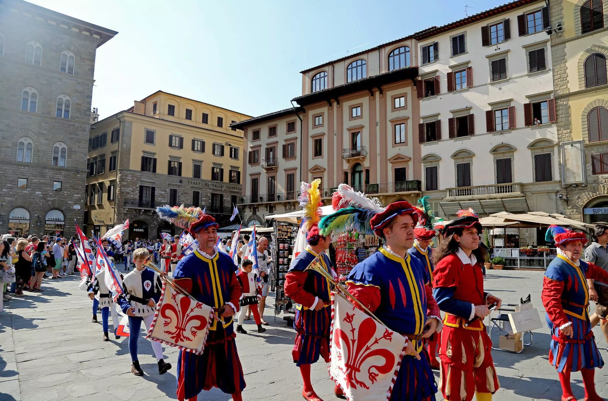 Die Stadtgeschichte wird oft gefeiert: Historischer Umzug durch die Altstadt von Florenz