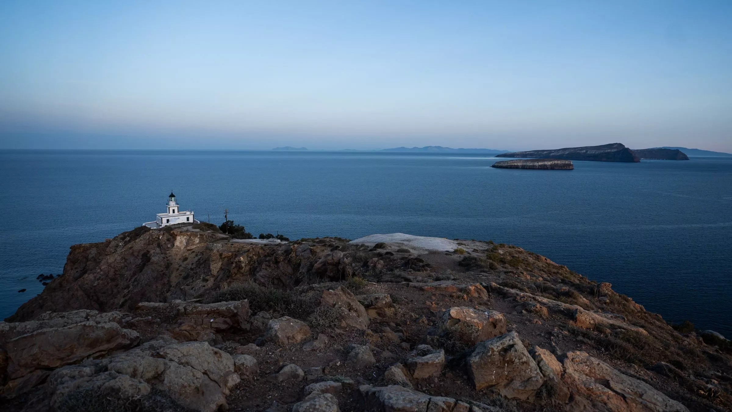 Der Leuchtturm von Akrotiri ist einer der ältesten Griechenlands - morgens ist die Attraktion noch menschenleer