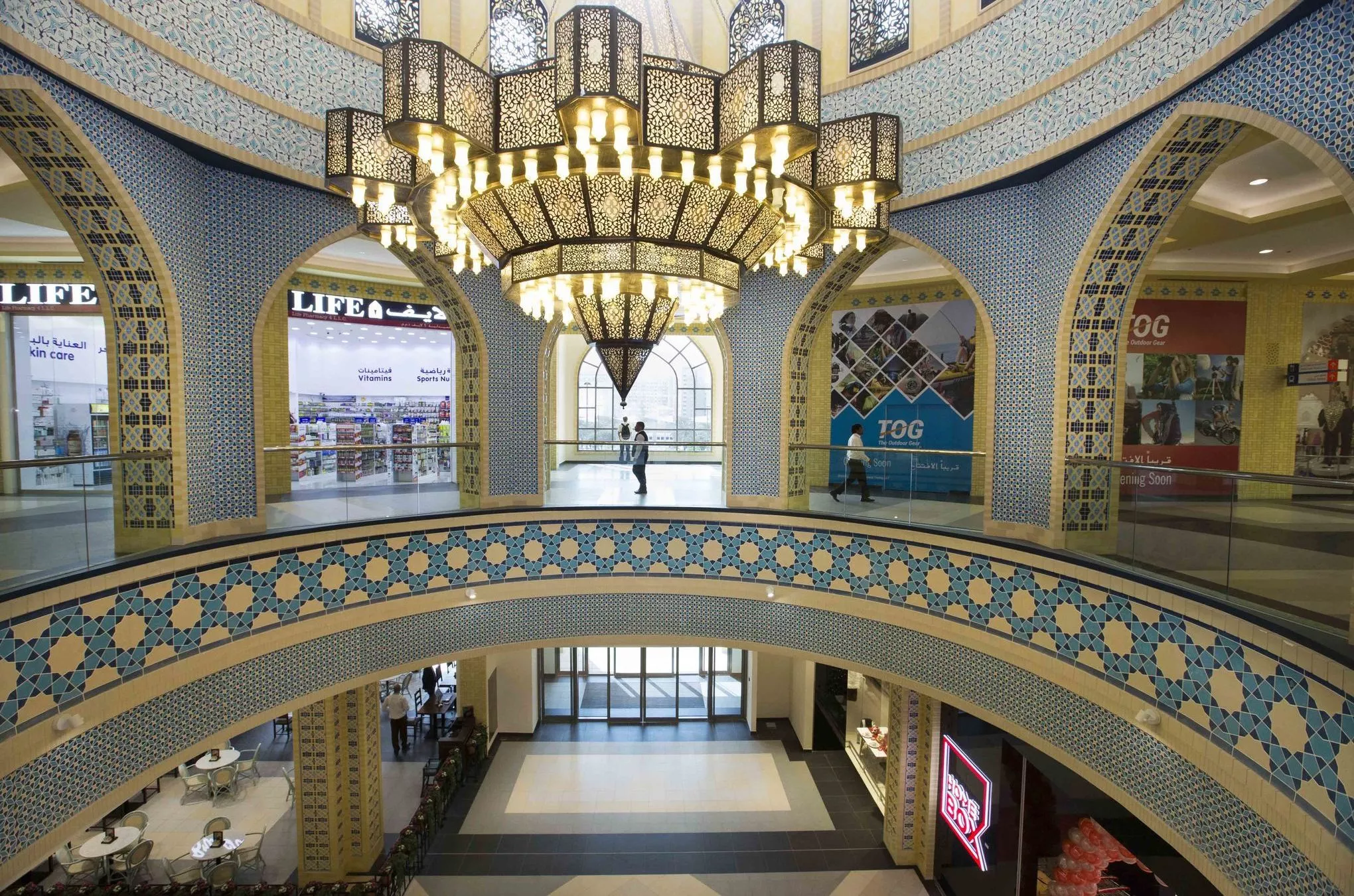 Eine Tour durch die Ibn Battuta Mall ist eine Reise durch unterschiedliche Themenbereiche