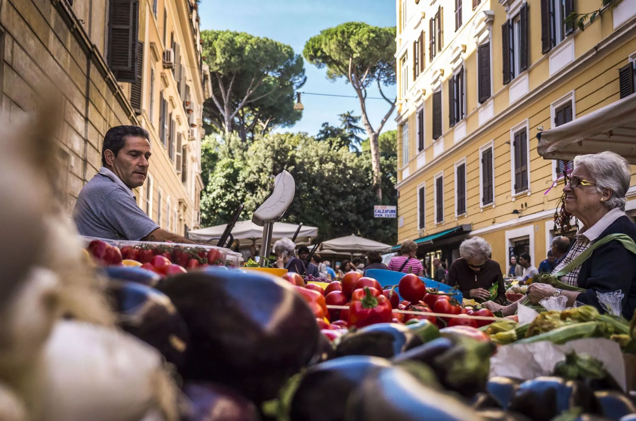 Auf dem Markt im Viertel Pariolo, nahe der Villa Borghese