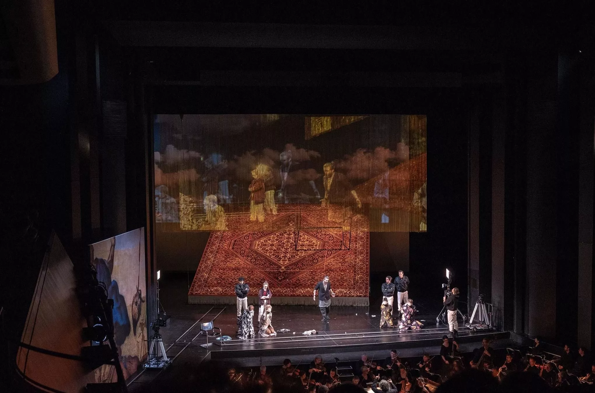 Bei den Mozartwochen 2018 wurde Mozarts Singspiel „Die Entführung aus dem Serail“ in einer neuen, zeitgenössischen Inszenierung von Andrea Moses dargeboten