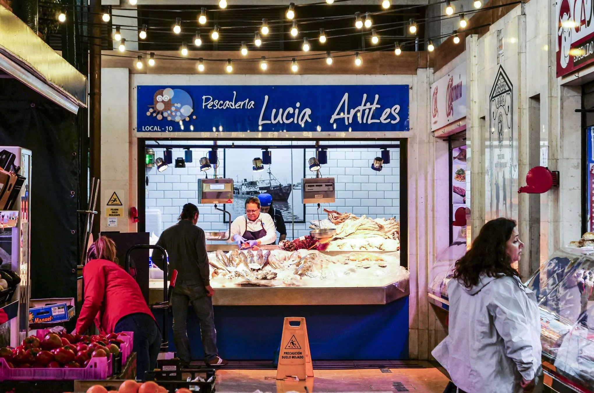 Auch Obst und Gemüse gibt es im Mercado del Puerto, der alten Markthalle am Hafen