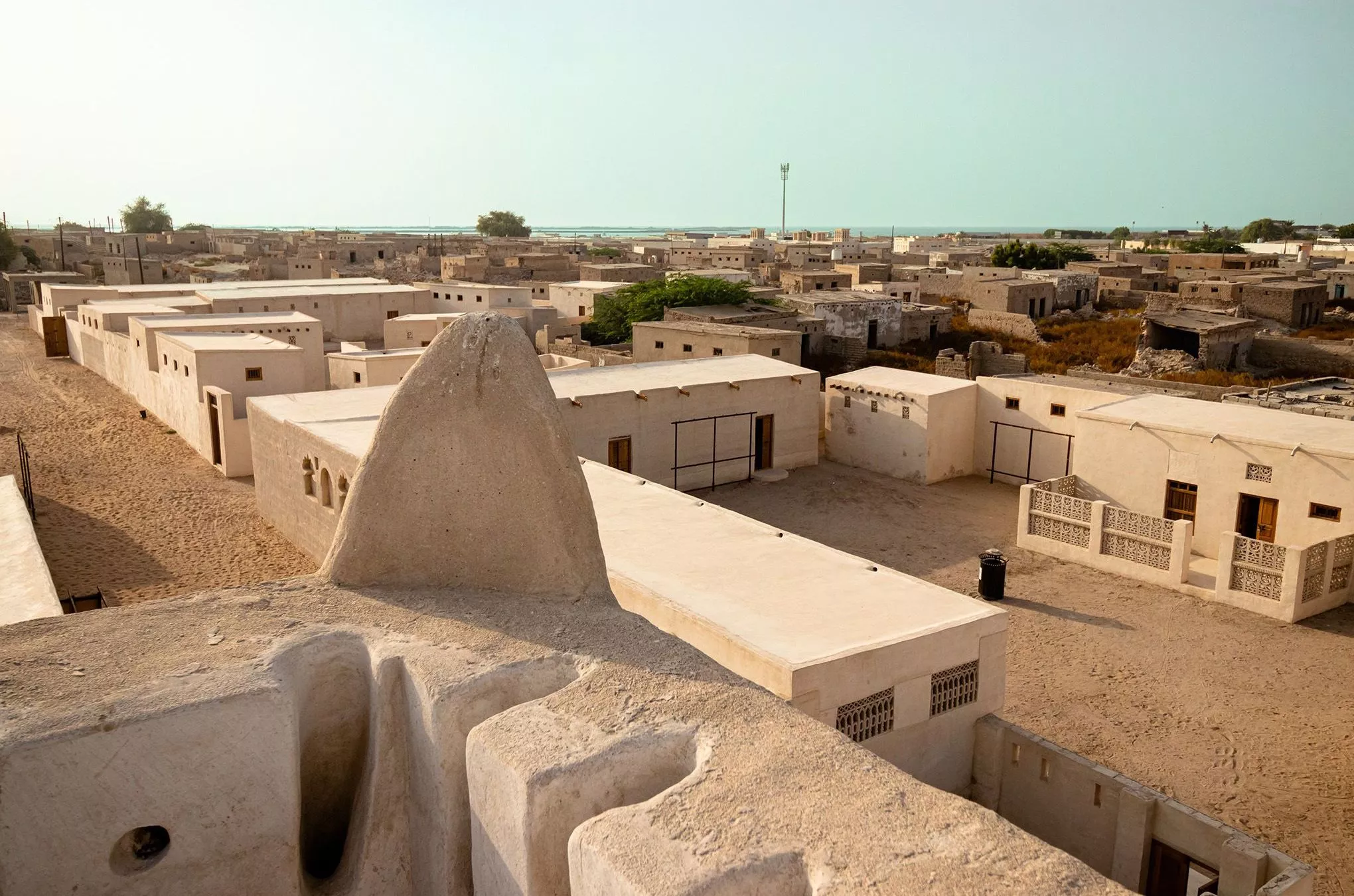 Ganz im Süden des Emirats liegt Stadt Al Jazirah Al Hamra...