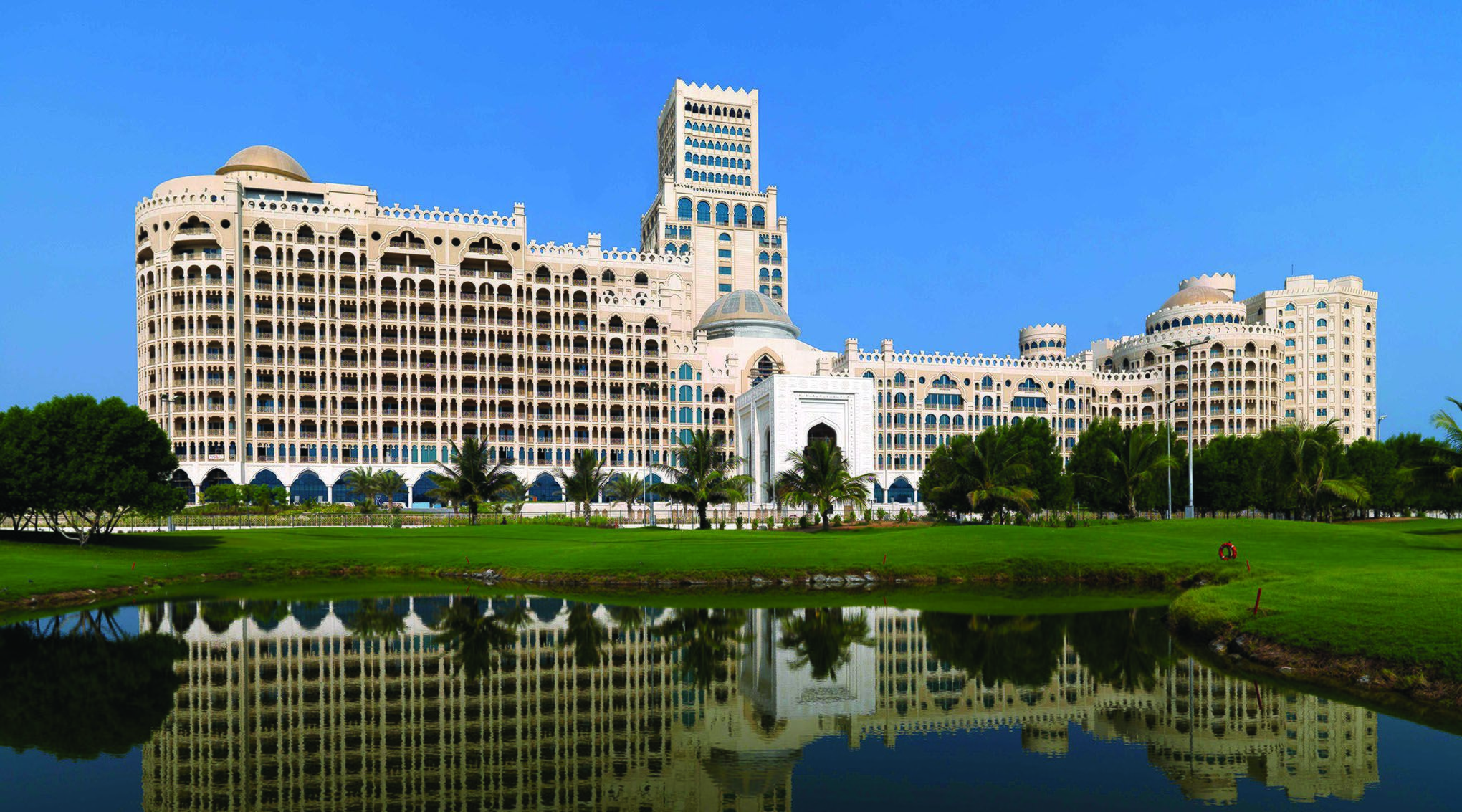 Die erste Adresse für Luxusurlauber im Emirat: das Waldorf Astoria