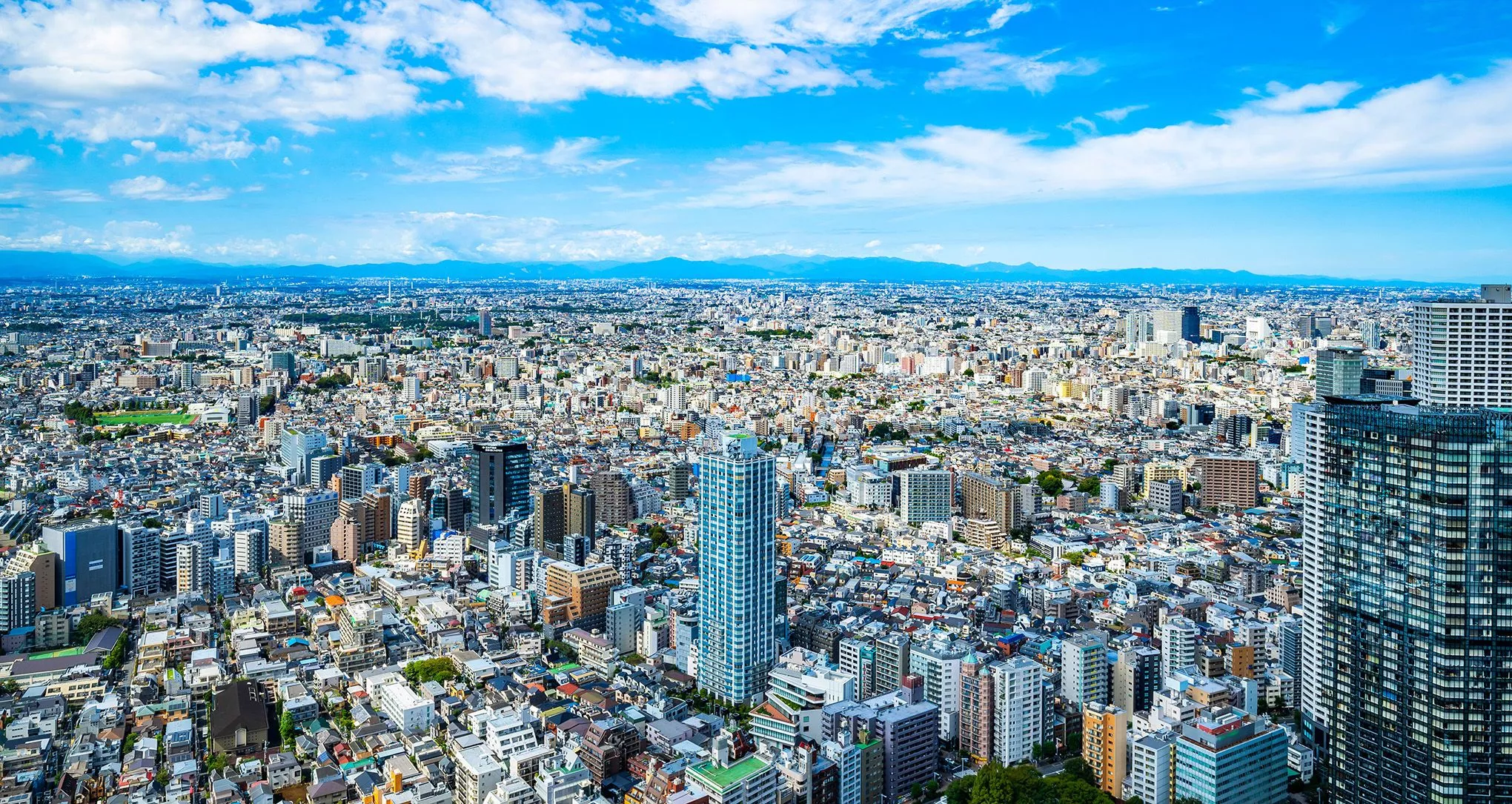 Von der Plattform des Tokyo Sky Tower erahnen Besucher die riesigen Ausmaße der japanischen Metropole: Etwa 38,5 Millionen Menschen leben in der Region