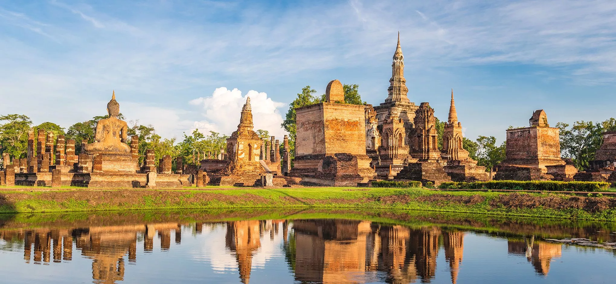 Etwa 200 Ruinen stehen im 70 Quadratkilometer großen Skulpturenpark von Sukothai, der verlassenen Hauptstadt des ersten thailändischen Königreichs