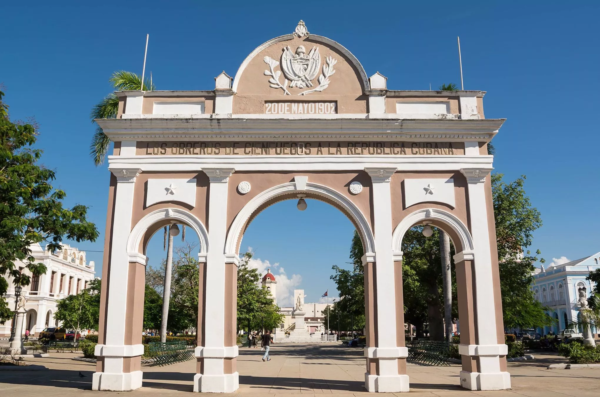 Französische Spuren: Der 1902 von Siedlern erbaute Triumphbogen in Cienfuegos ist der einzige auf Kuba