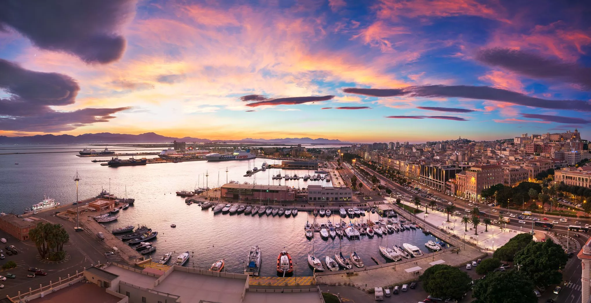 Der Hafen von Cagliari: Schauplatz der wichtigsten Segelregatta der Welt