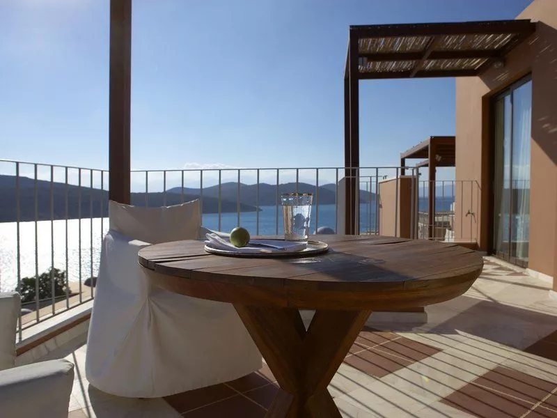 Grandiose Aussicht auf das Mittelmeer vom suiteeigenen Balkon