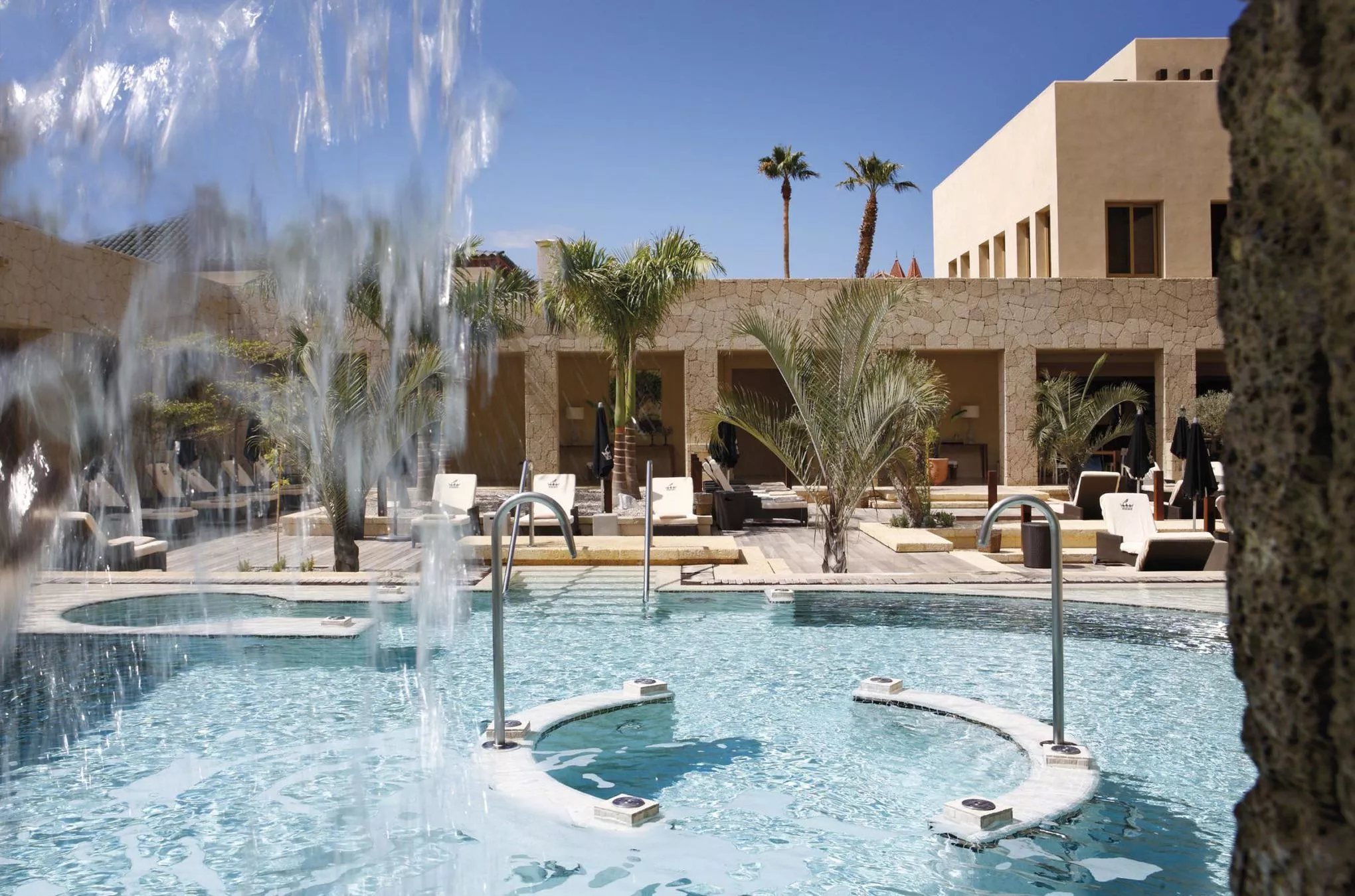 Pool-Landschaft im Bahia del Duque Hotel