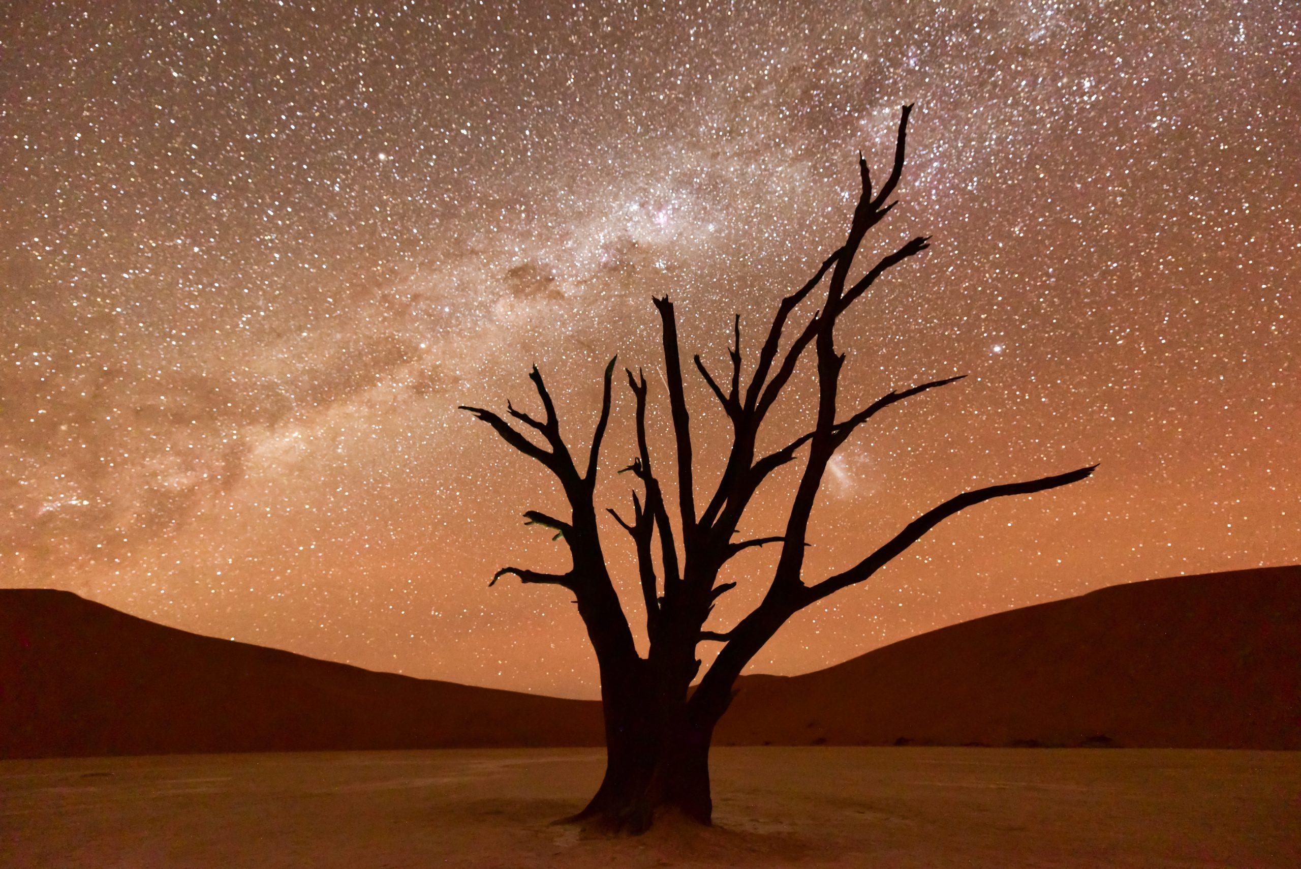 Sternenhimmel über den Dünen Namibias